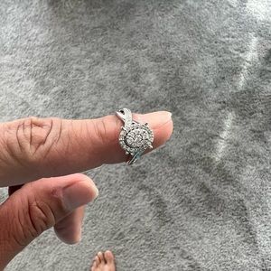 10 carat white gold ring